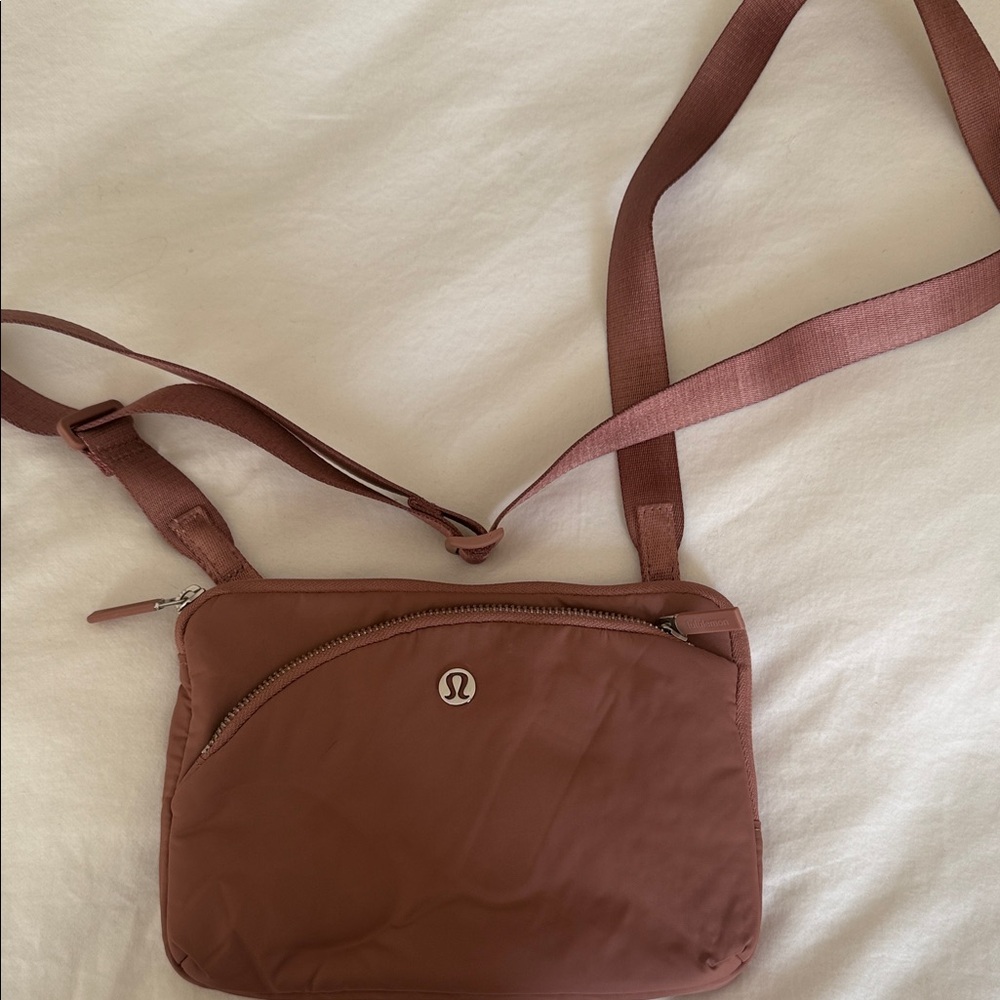 lululemon athletica Crossbody Bag in Rich Brown